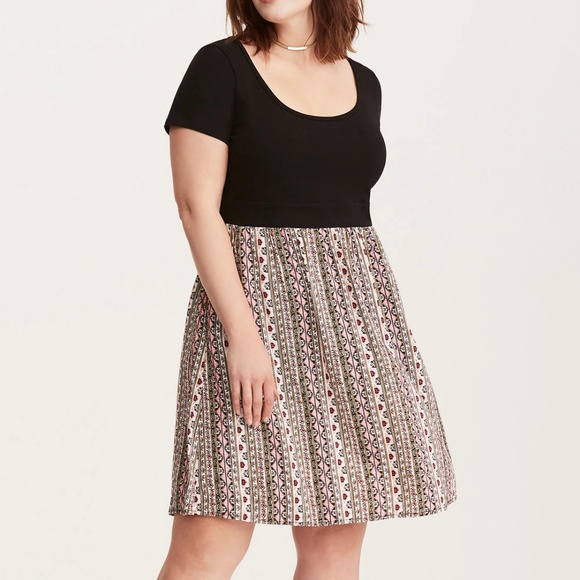 torrid Dresses & Skirts - Torrid Knit to Woven Border Print Dress